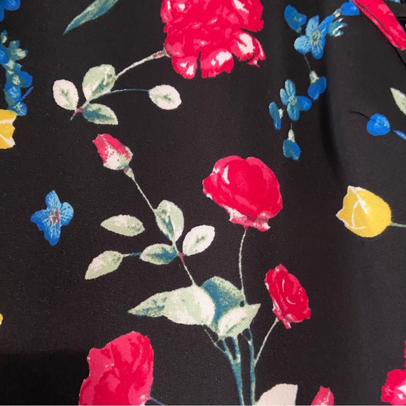 No boundaries black floral dress size 7-9 - Picture 3 of 11